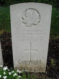 Etaples Military Cemetery - Blackwood, James